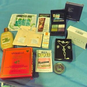 NEW Makeup 12pc Lot #21 Spongelle, Naked, LaRoche Posey, Ess, Avon, Aveeno Z53